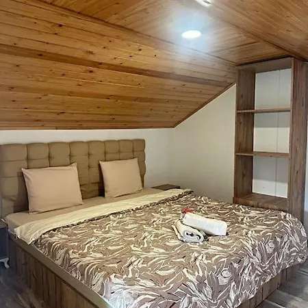 Apartment Center 6 *